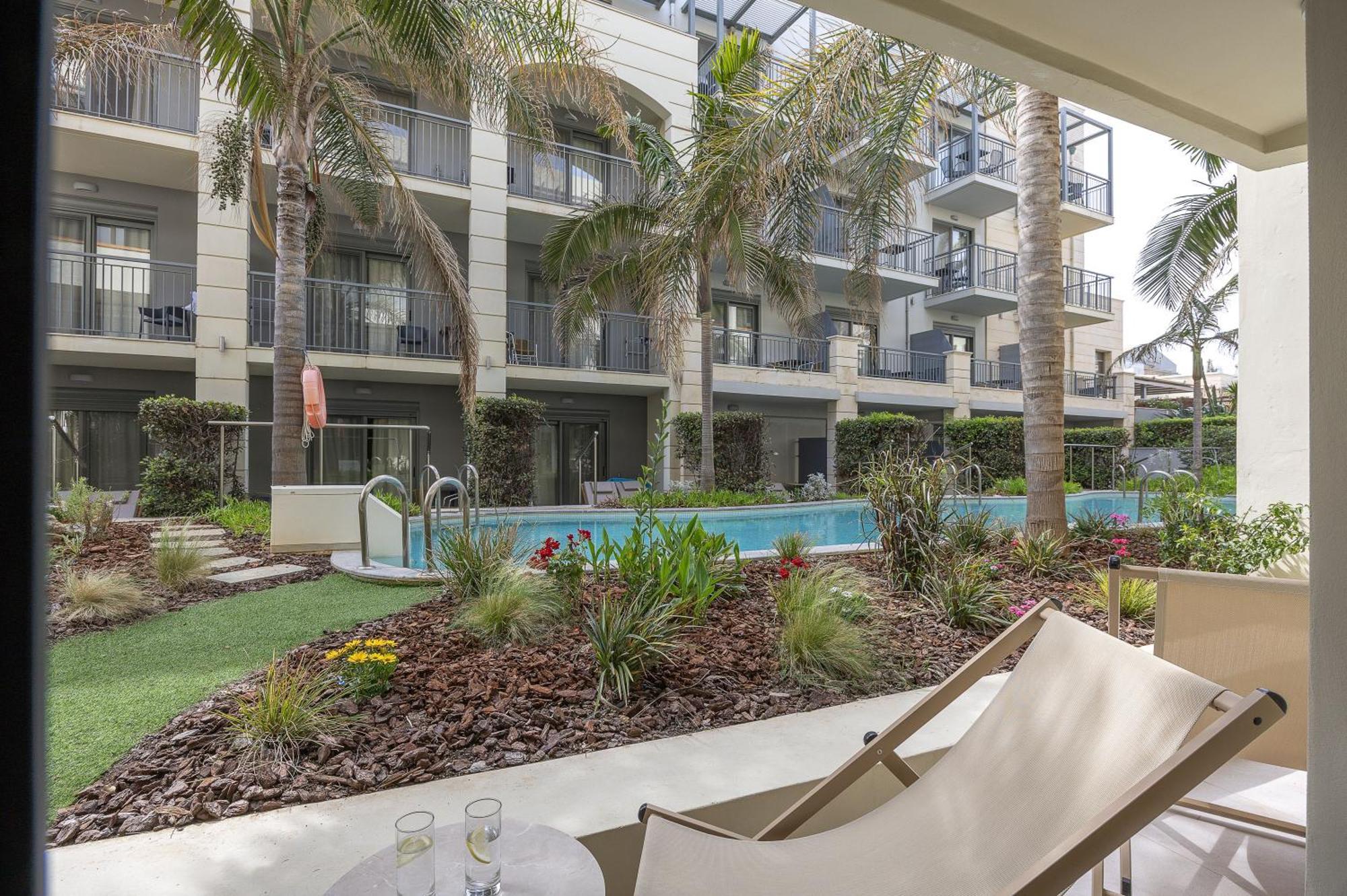 Junior Suite Swim-up