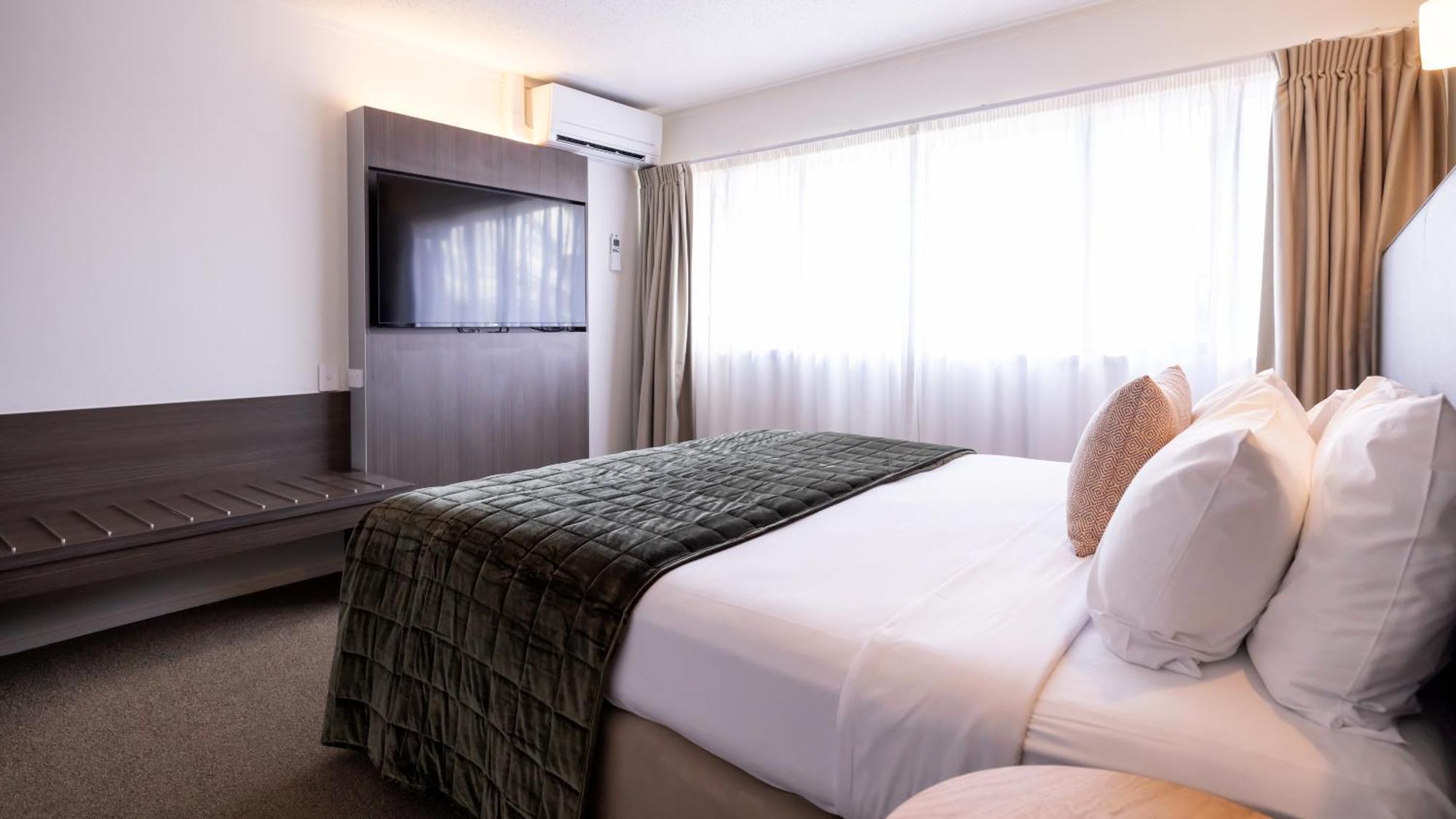 One Bedroom King Suite Lounge