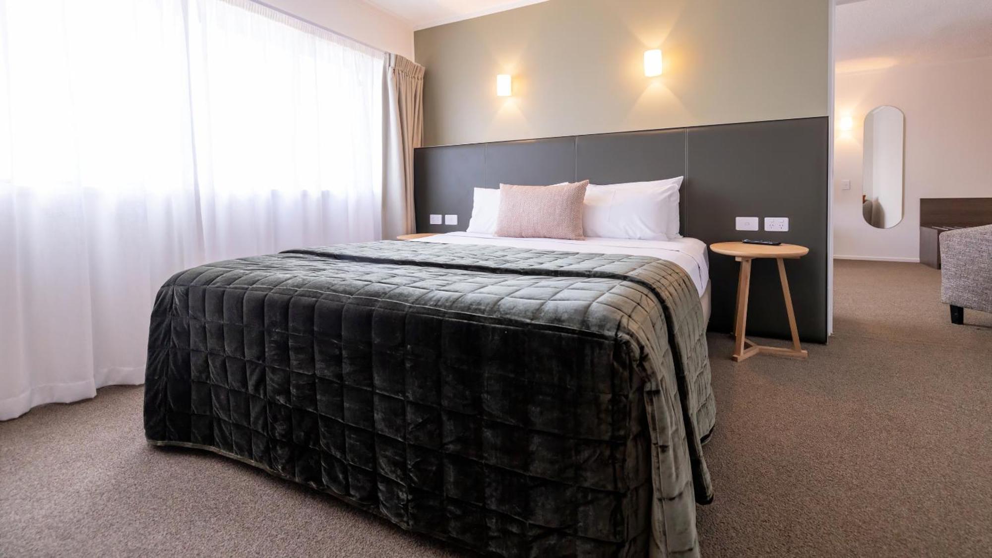 One Bedroom King Suite Lounge