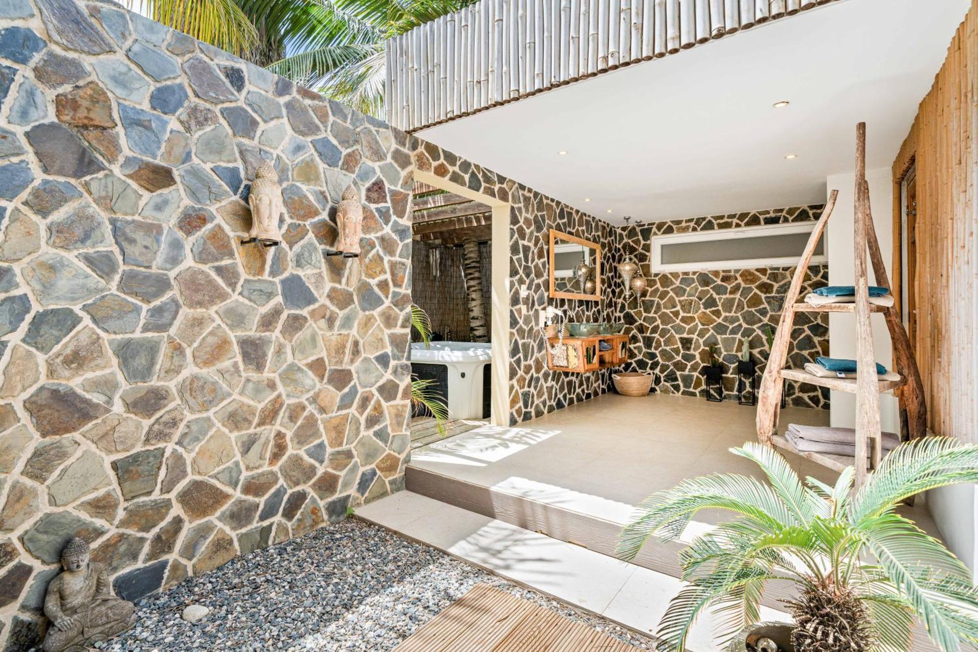 Superior Cottage