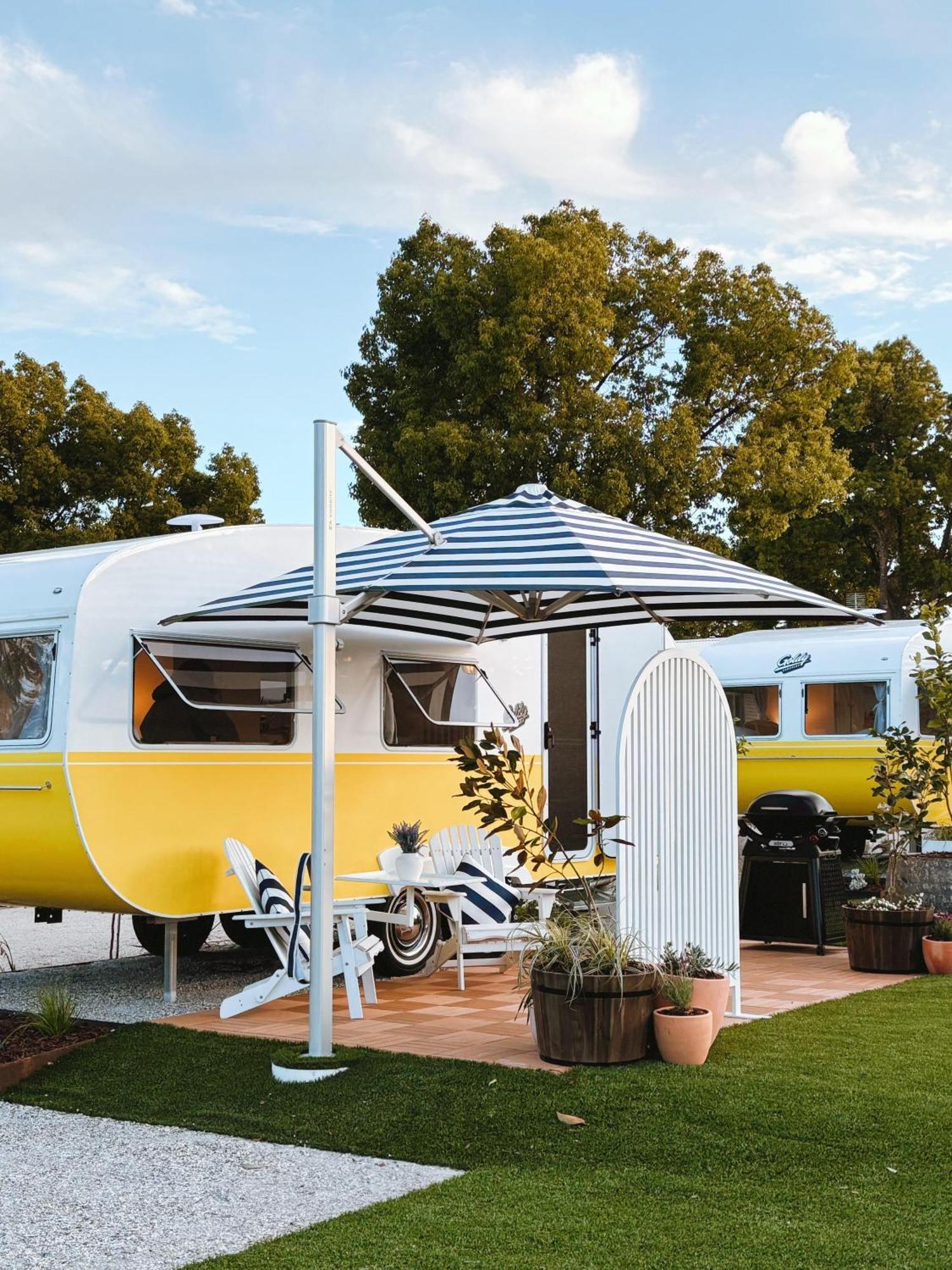 Vintage Glamping Caravan 2 Berth
