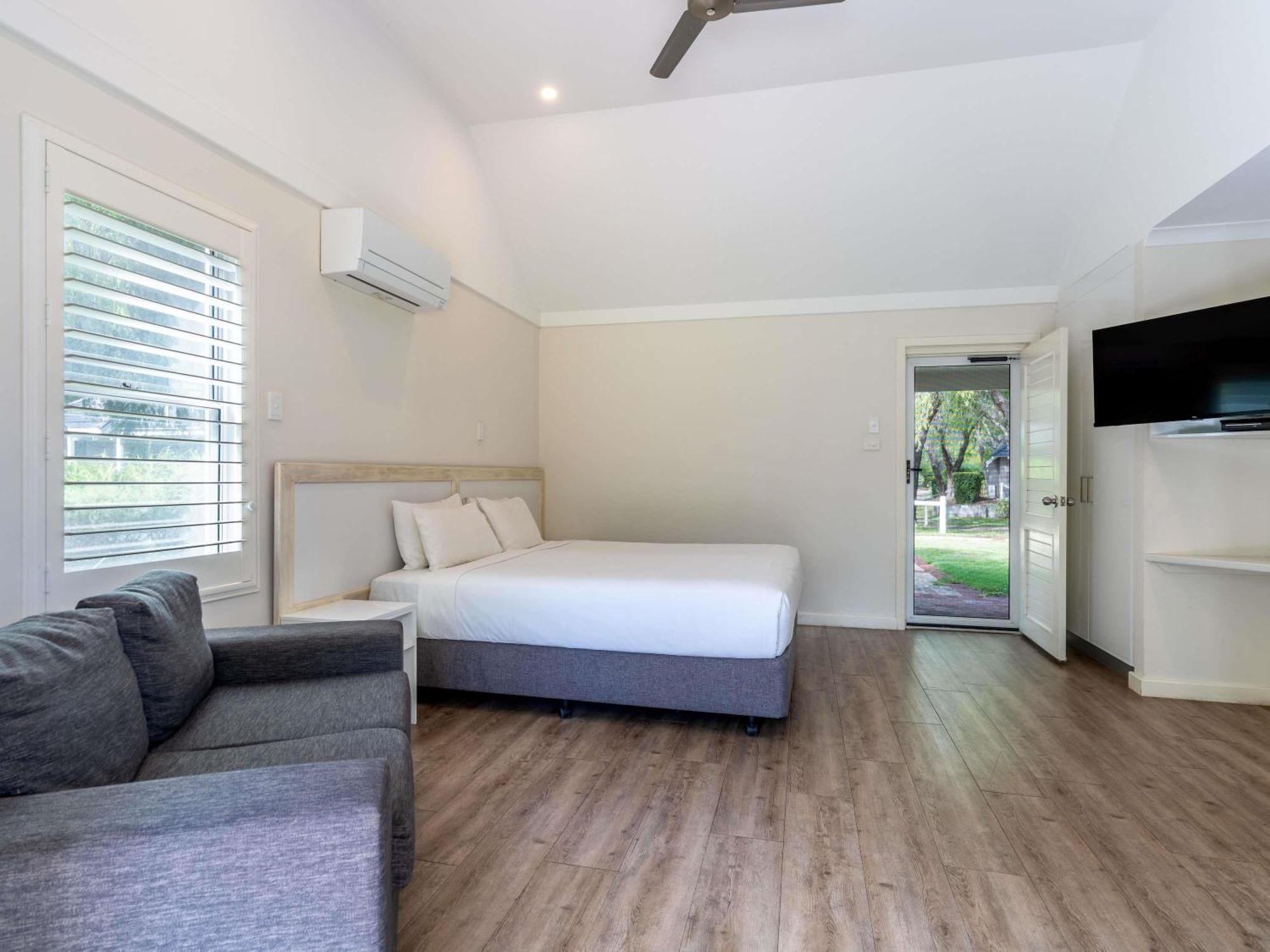 Superior Villa One King Bed