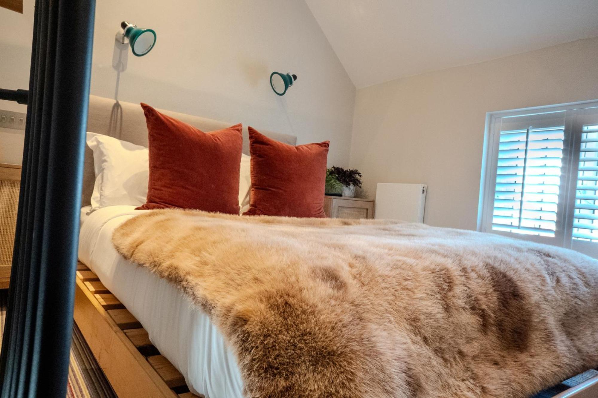 Deluxe Queen Room