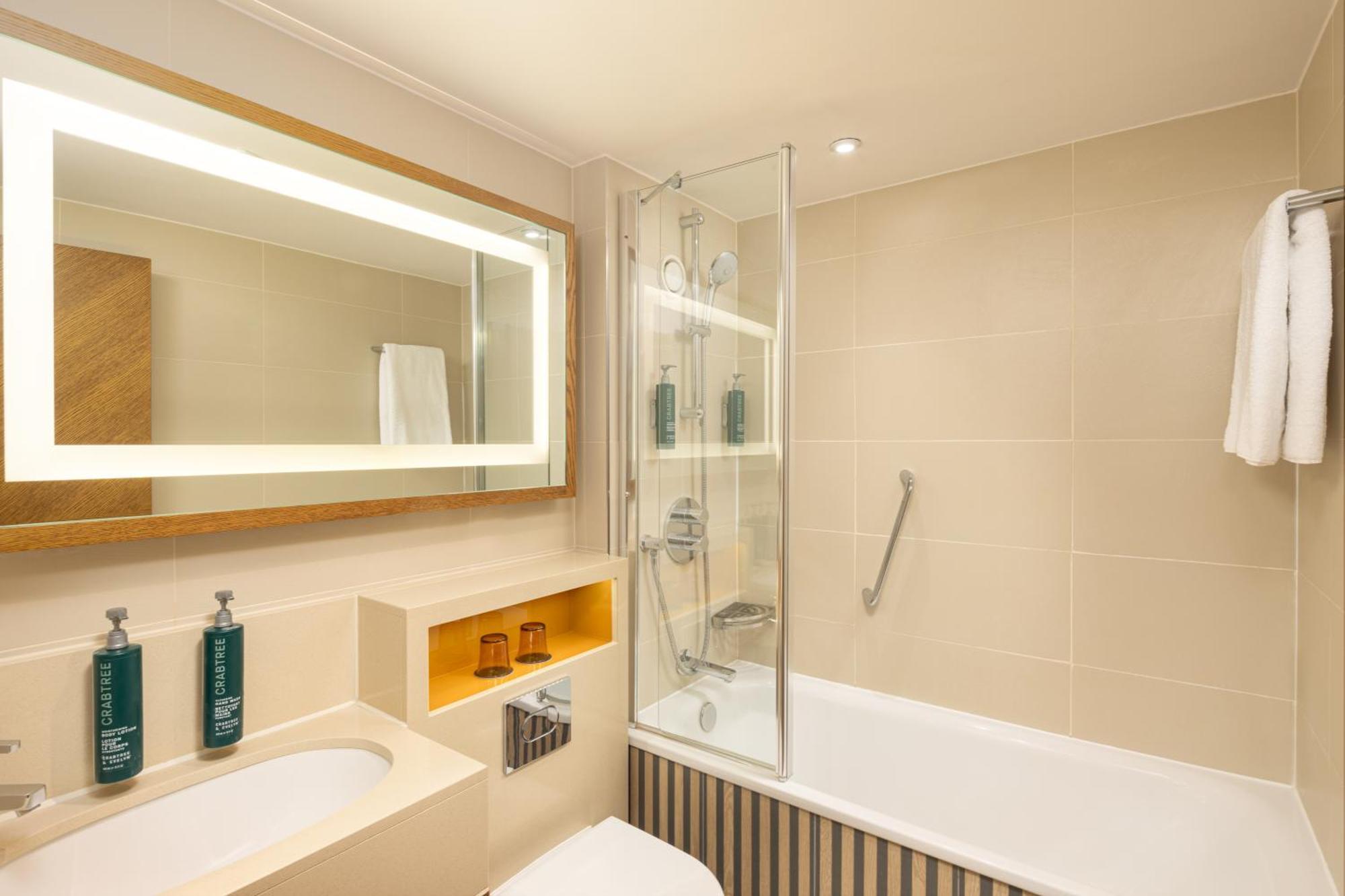 Deluxe King Roomwith View - High Floor