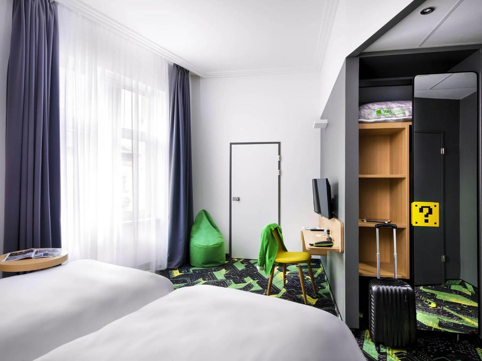 Design Room 2 Single Beds