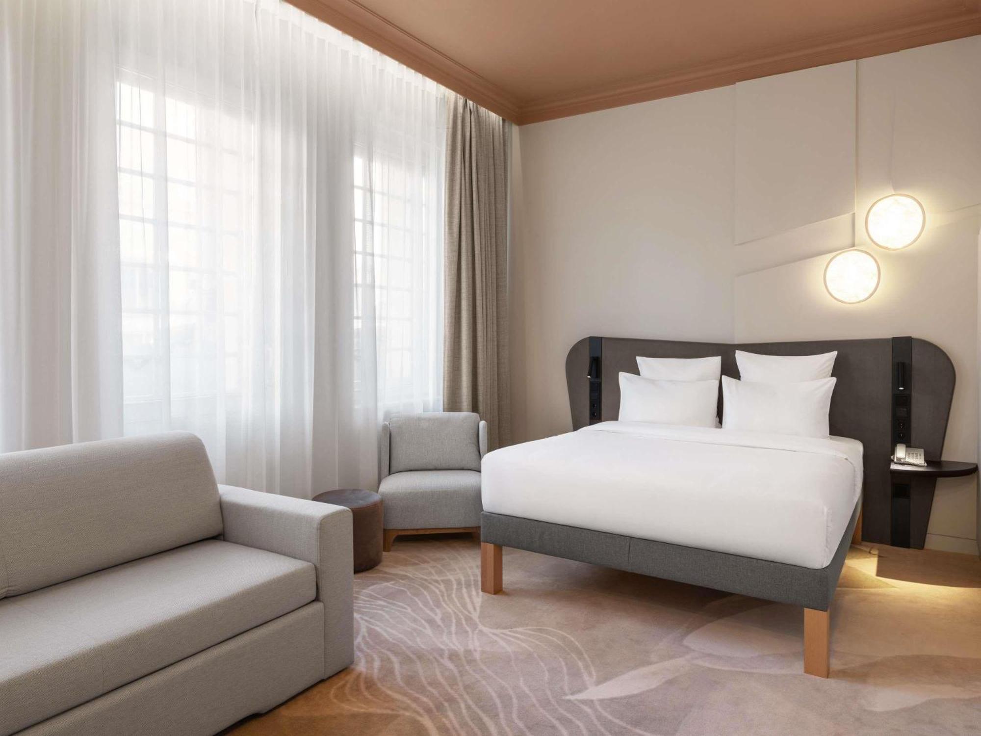 Deluxe Double Room Sofa
