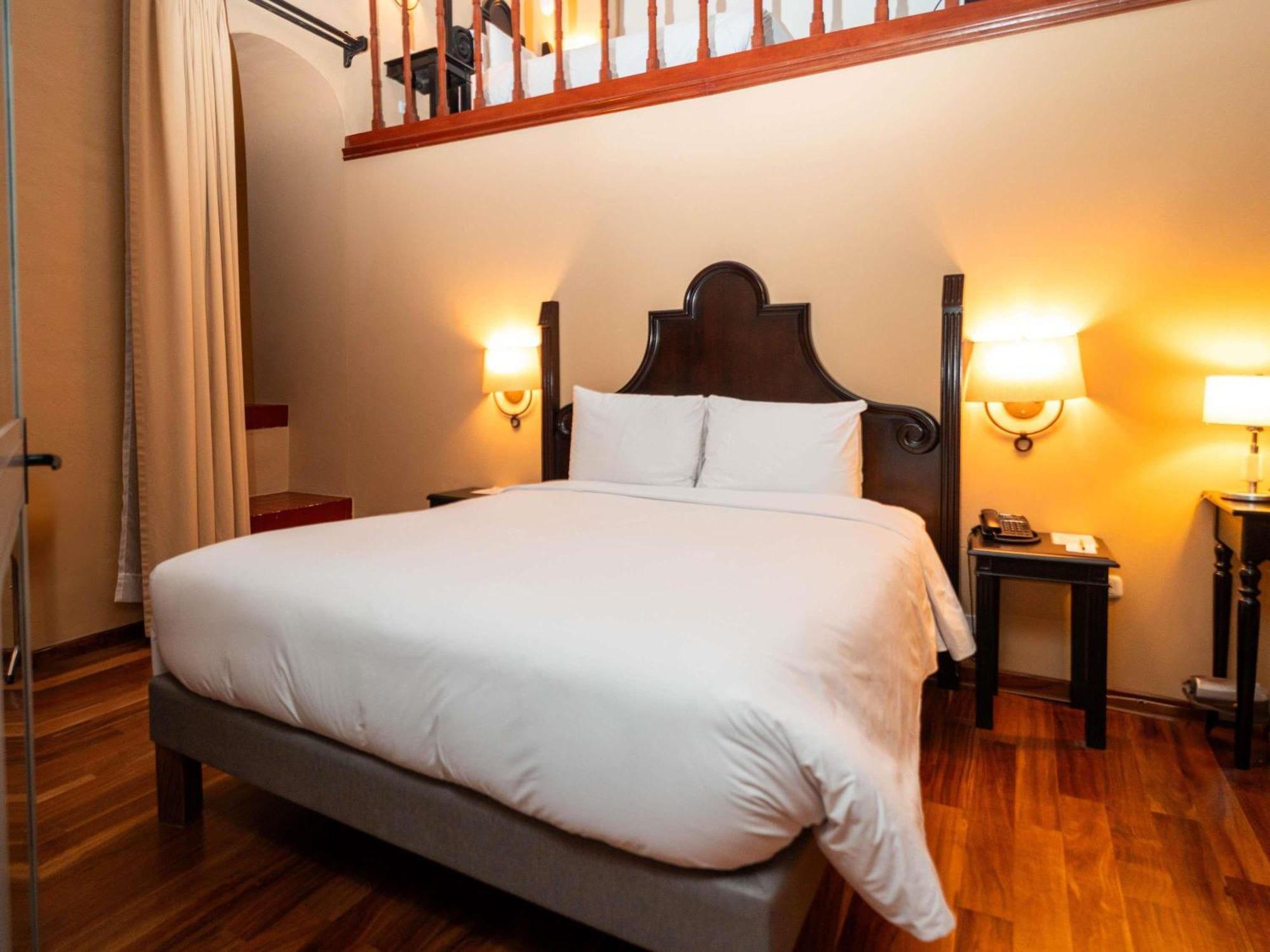 Colonial Family Duplex Room