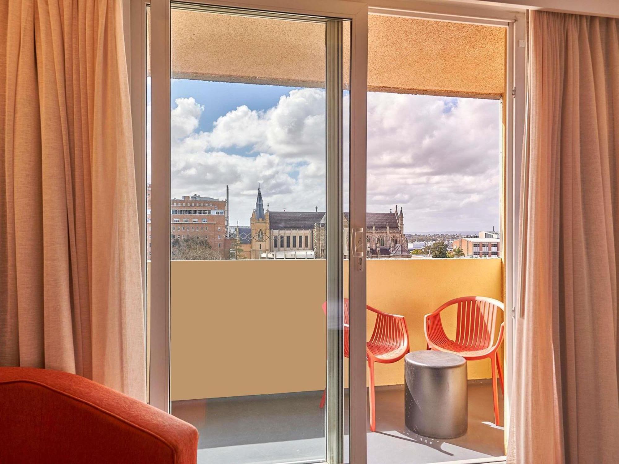 Superior King Room Balcony
