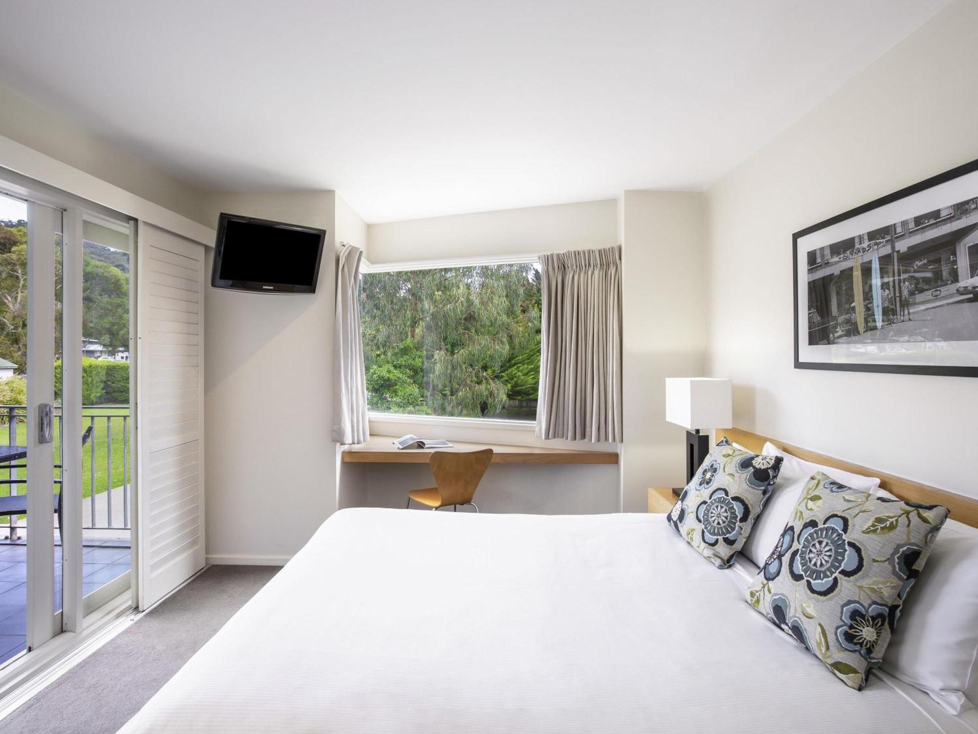 One-Bedroom Apartment Classic View