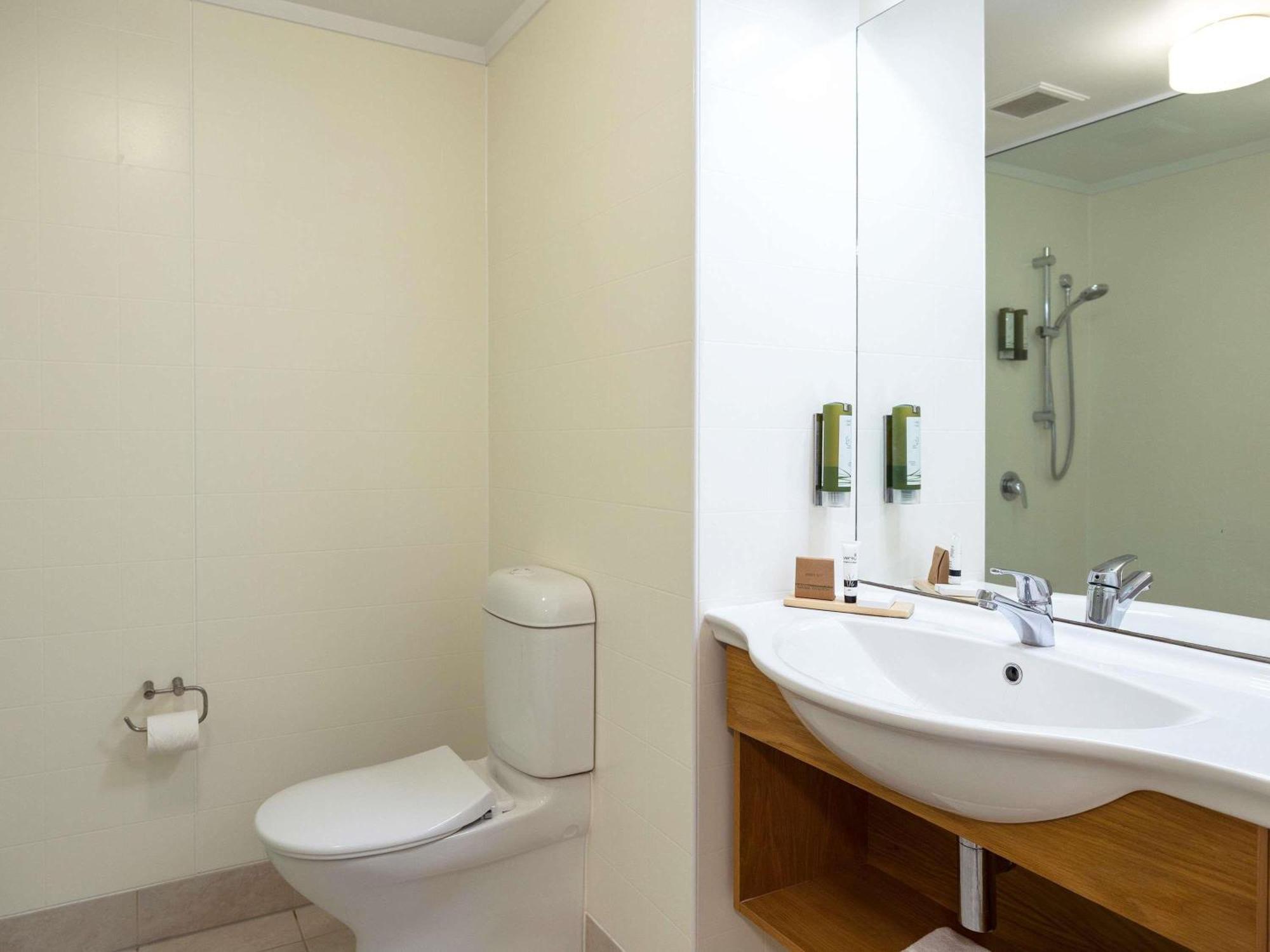 Waiora Superior Room One King Room