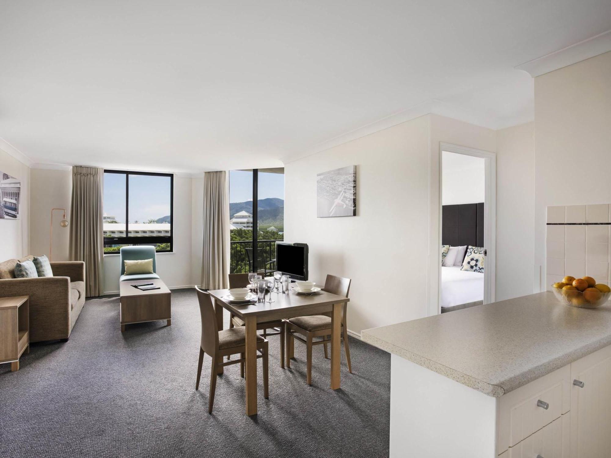 One-Bedroom Apartment Esplanade View