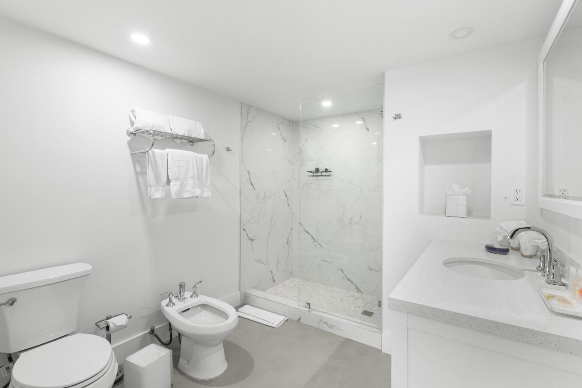 Two-Bedroom Deluxe Apartment
