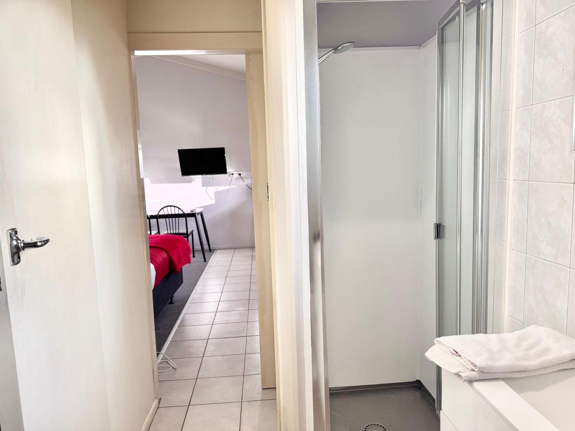 Studio Apartment Comfort Partial Lake View