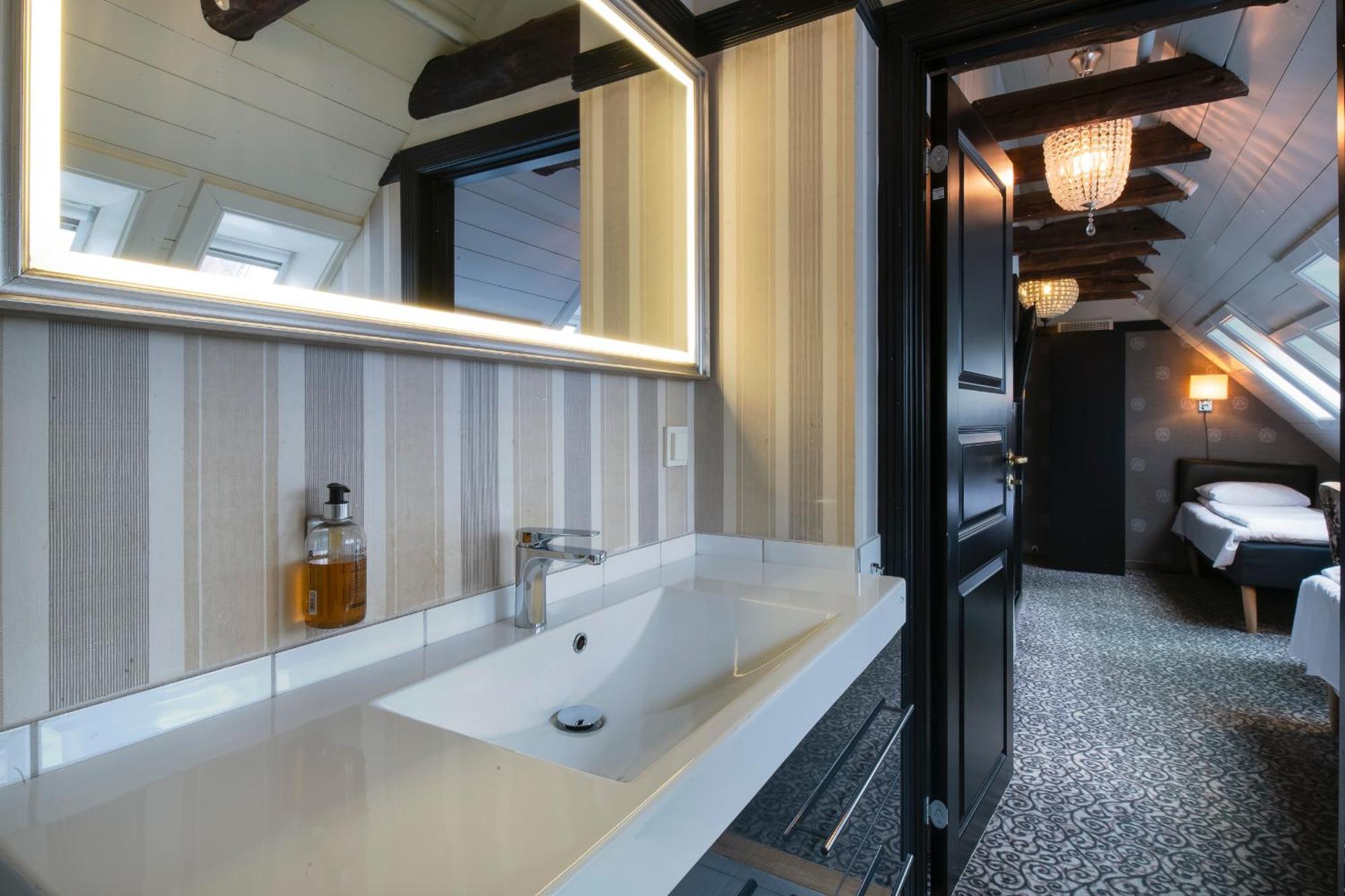 Small Twin Room
