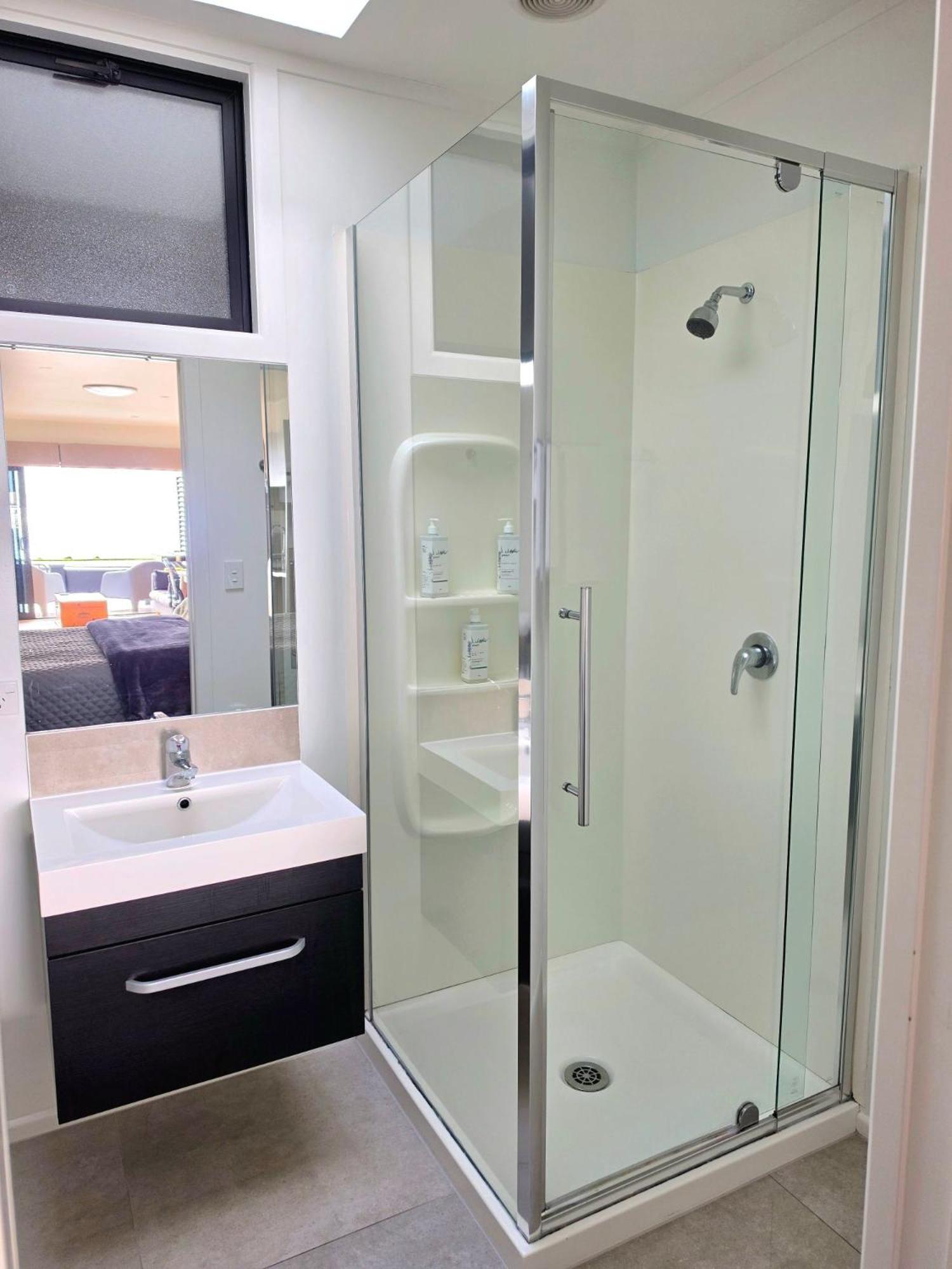 Large Studio Apartment Beachfront 2