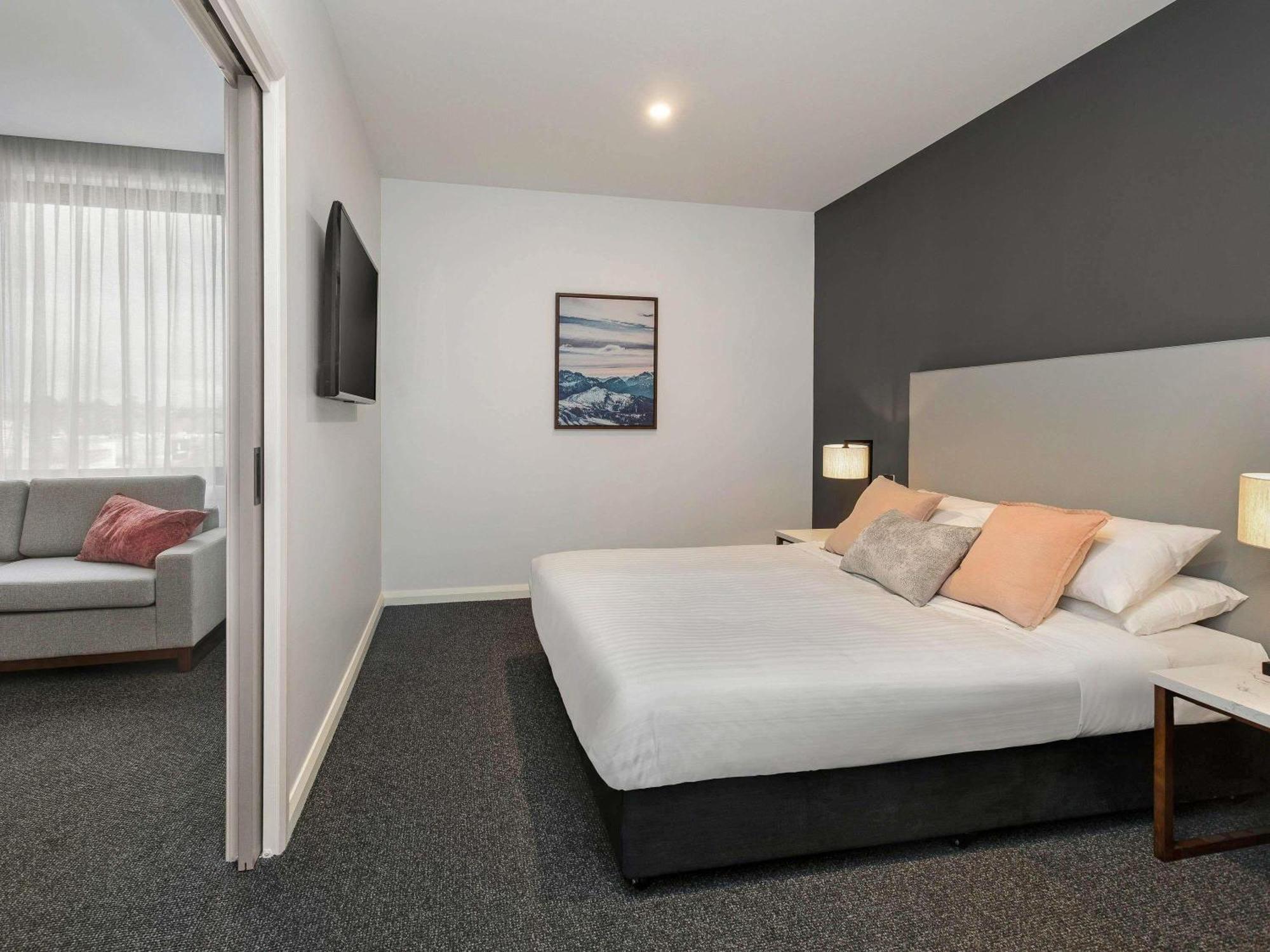 Superior King Suite