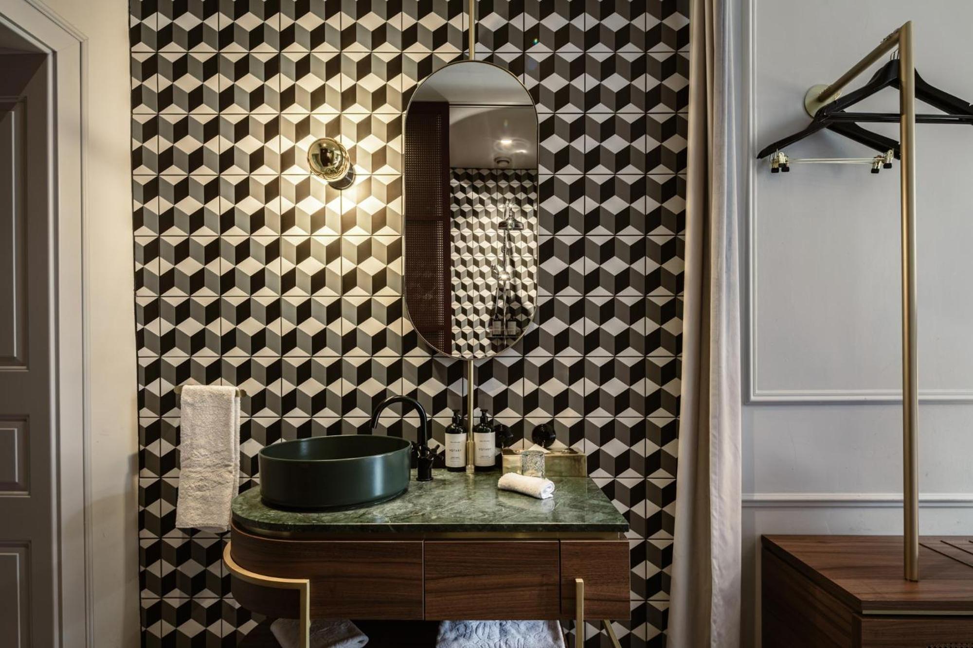 Doppelzimmer – Josefine Sur Cour