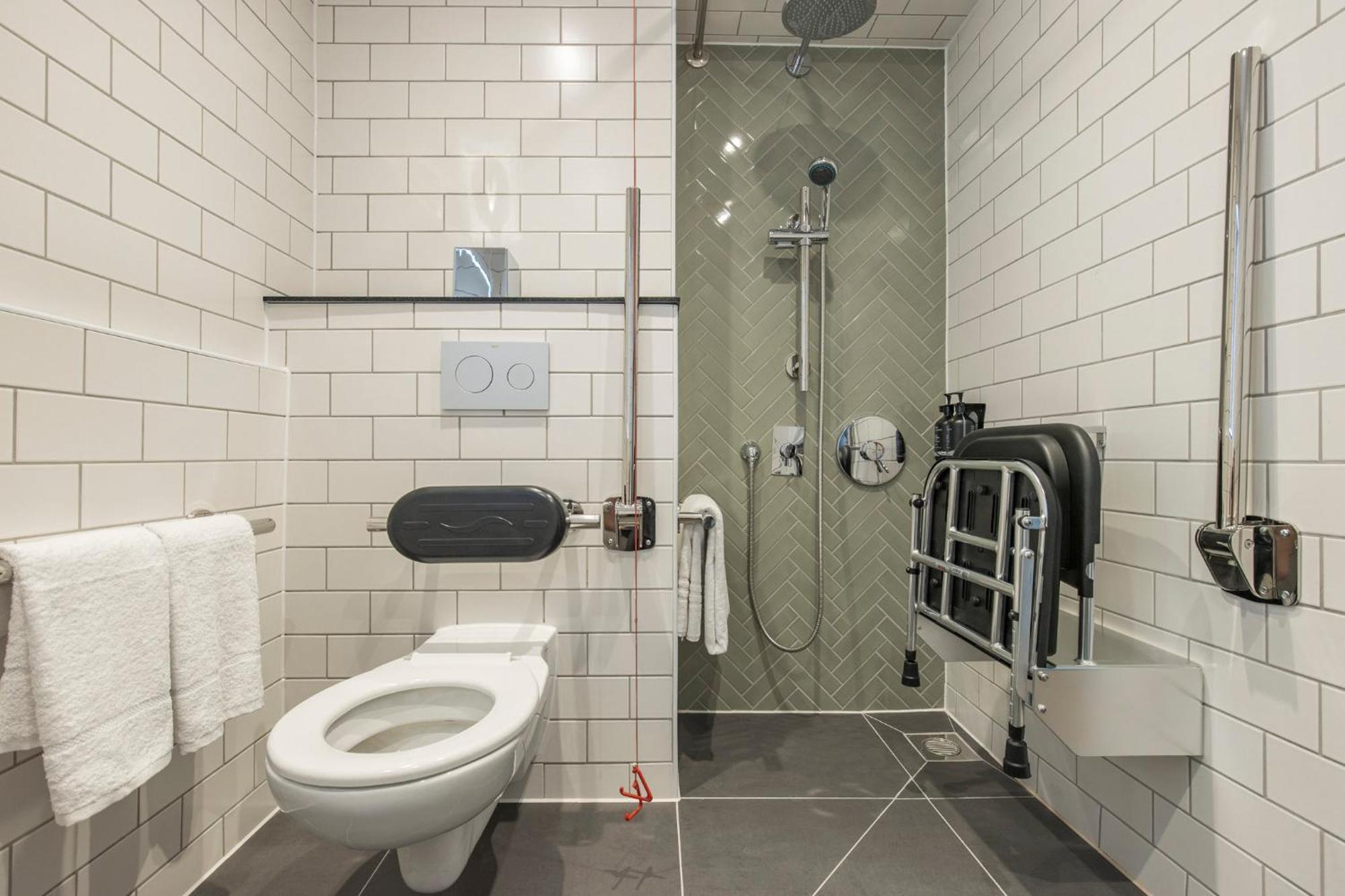 Standard King Room Accessible