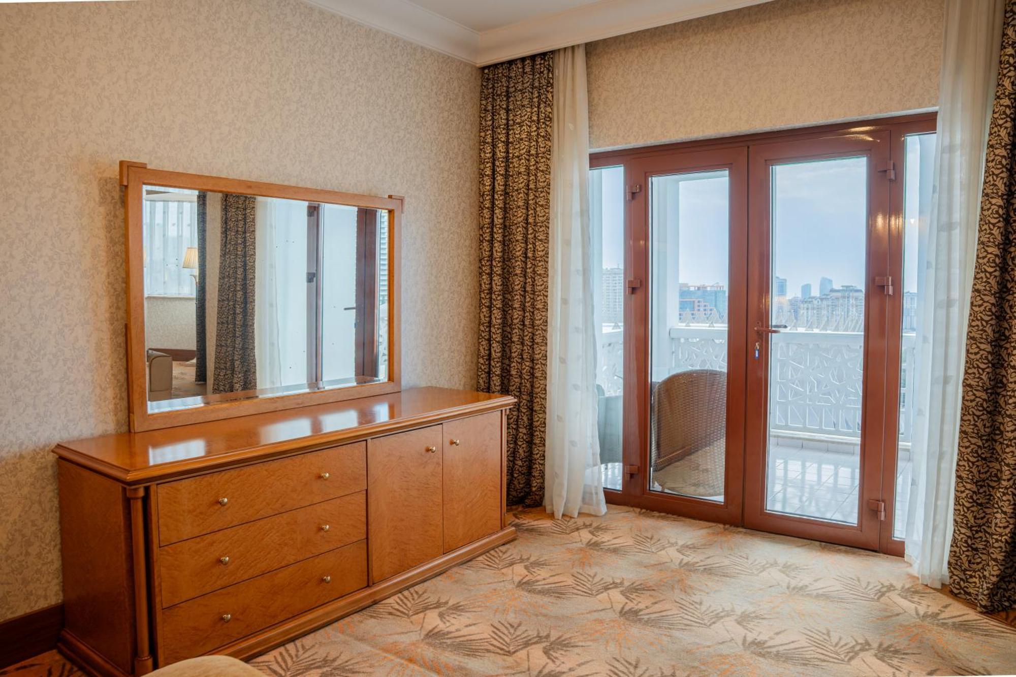 Two-Bedroom Apartment Balcony Sea View