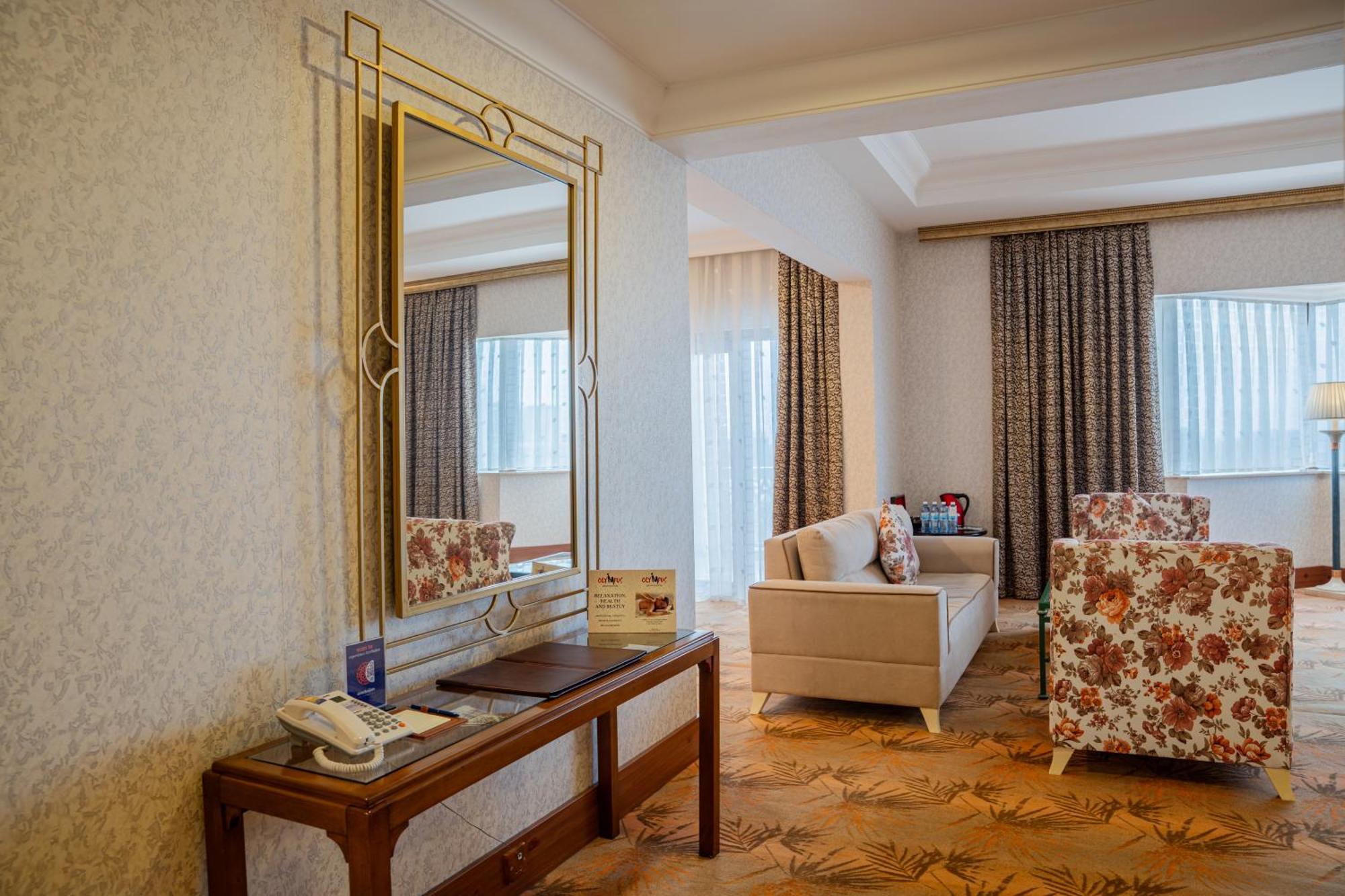 Two-Bedroom Apartment Balcony Sea View