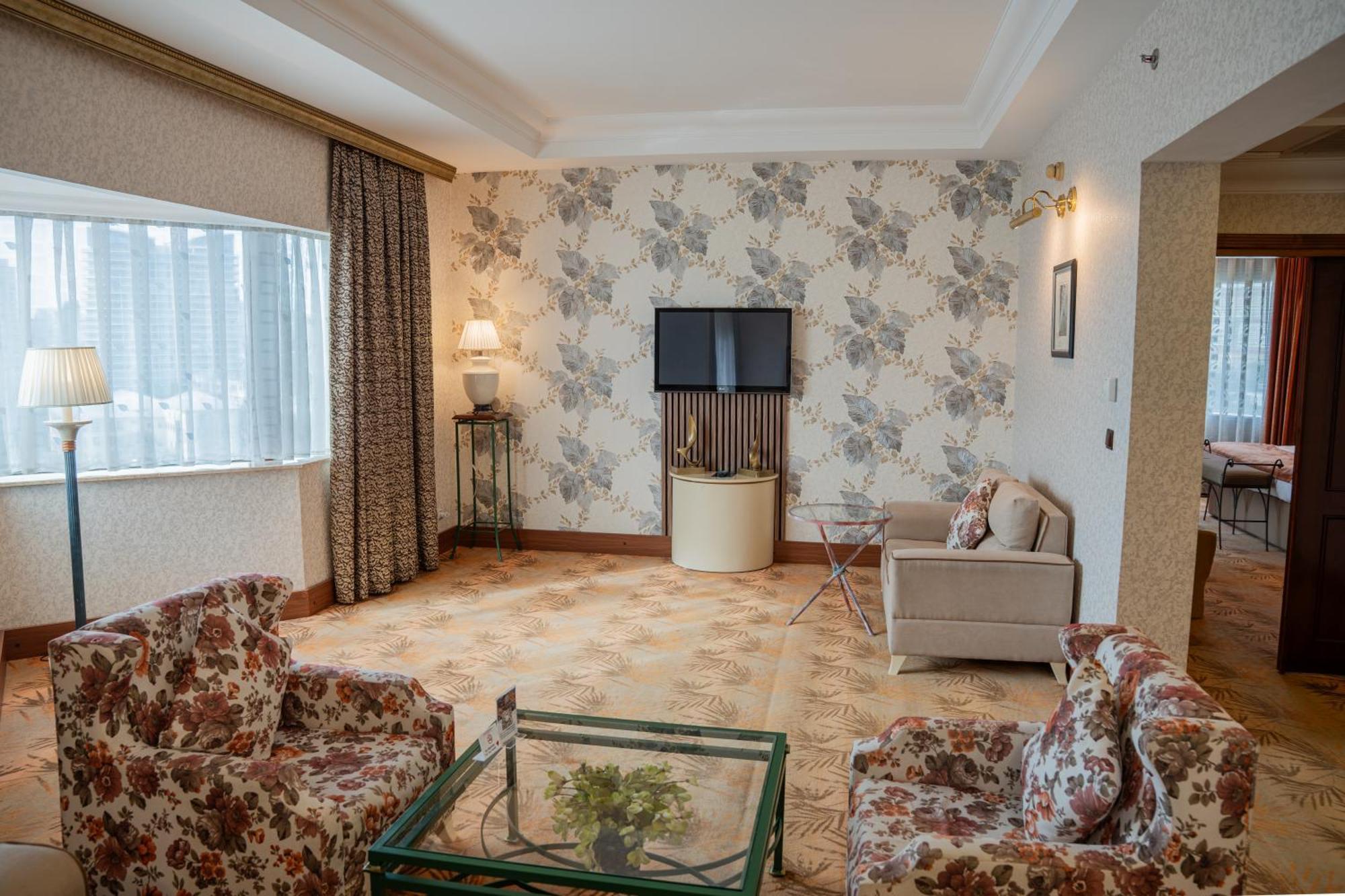 Two-Bedroom Apartment Balcony Sea View