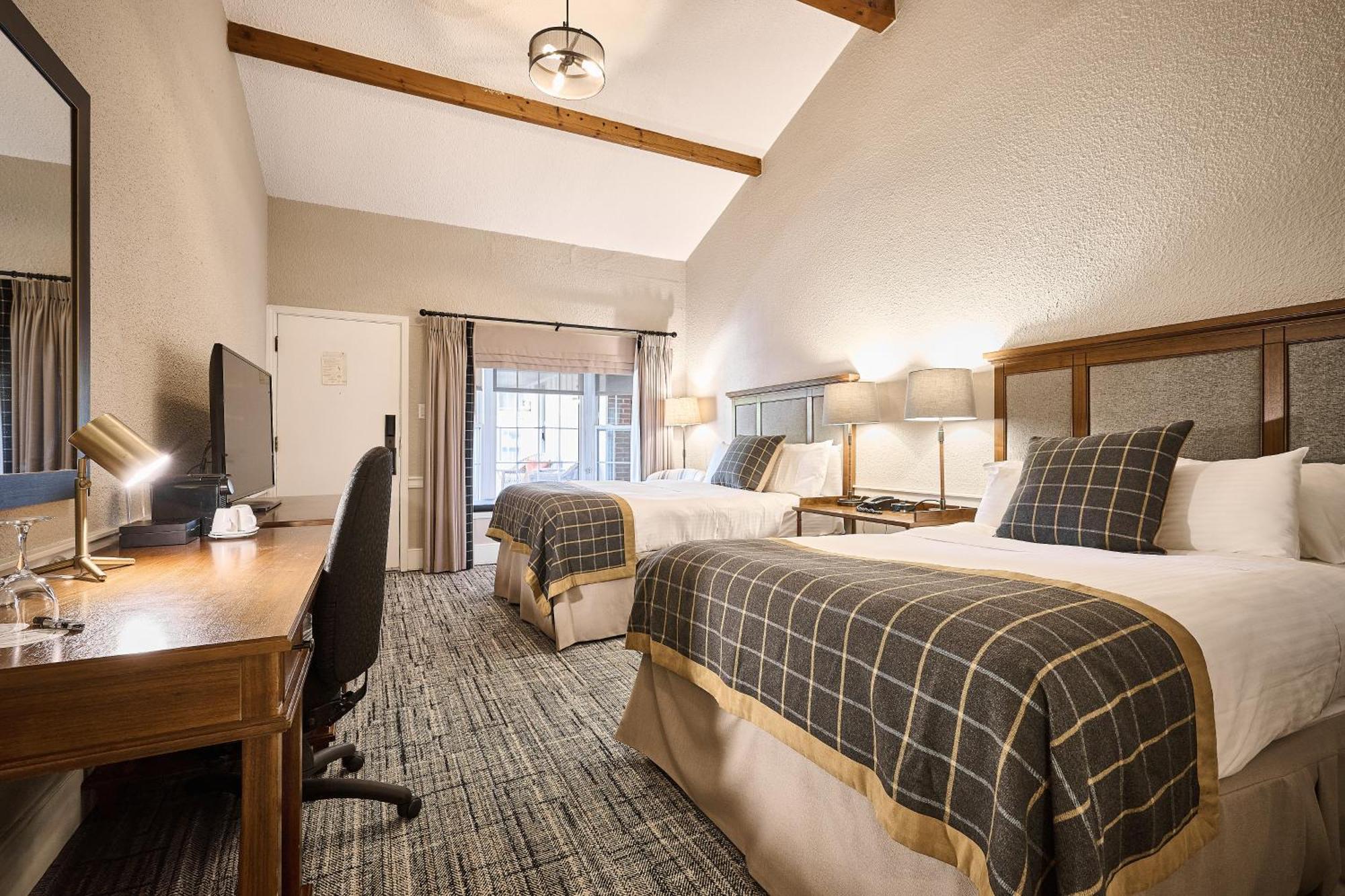 Traditional Room Two Double Beds