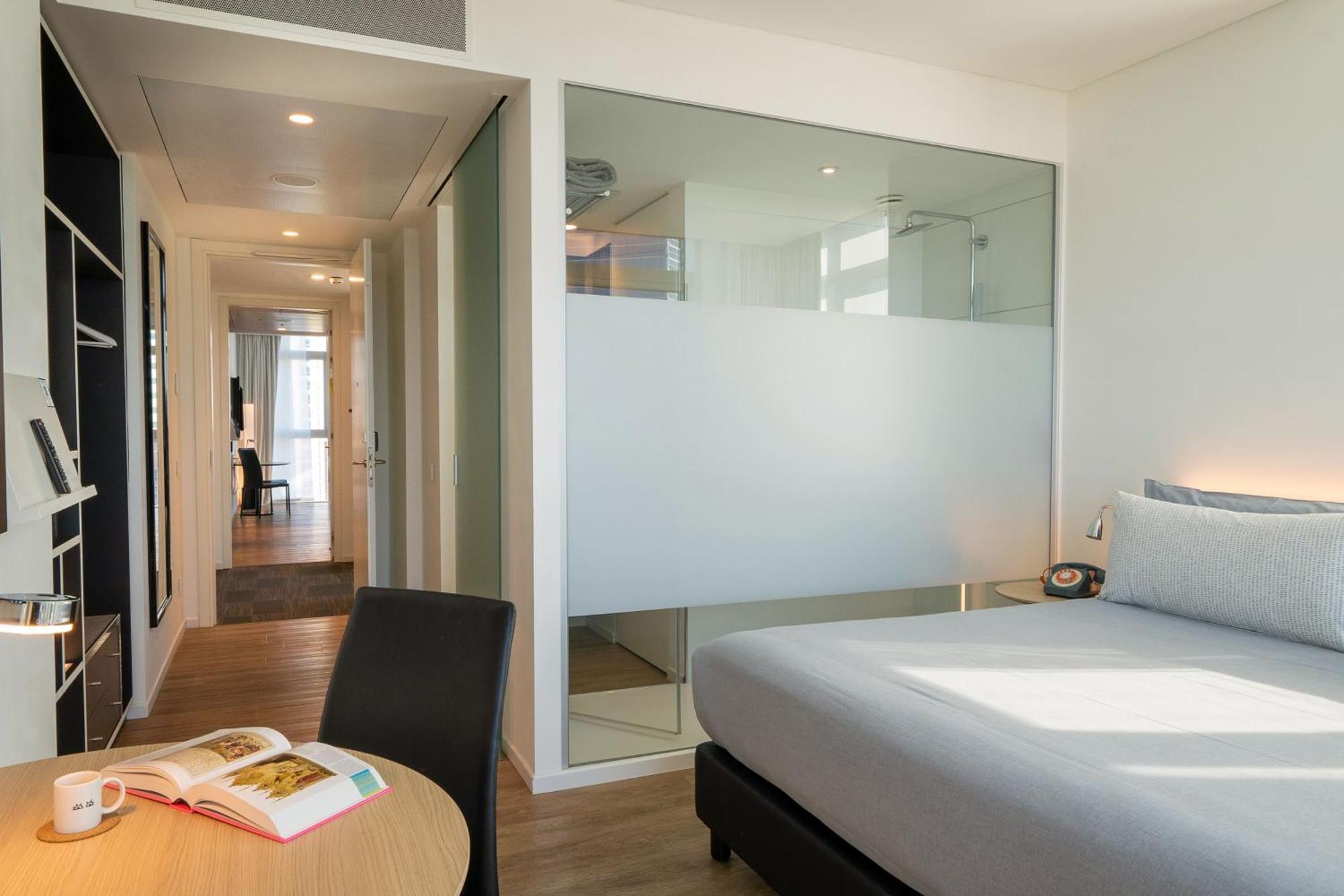 Interconnecting Innside Room