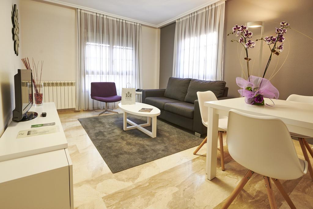 1 Bedroom Apartment (3 adults)