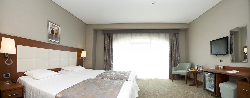 Two Connecting Double Rooms
