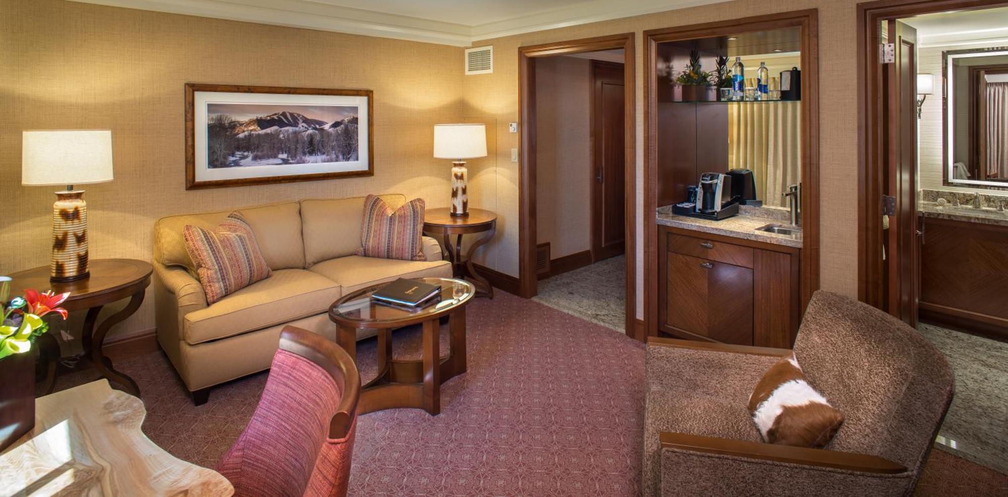Lodge Premium Queen Suite Two Queen Beds