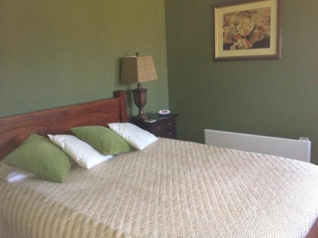 Green Queen Room