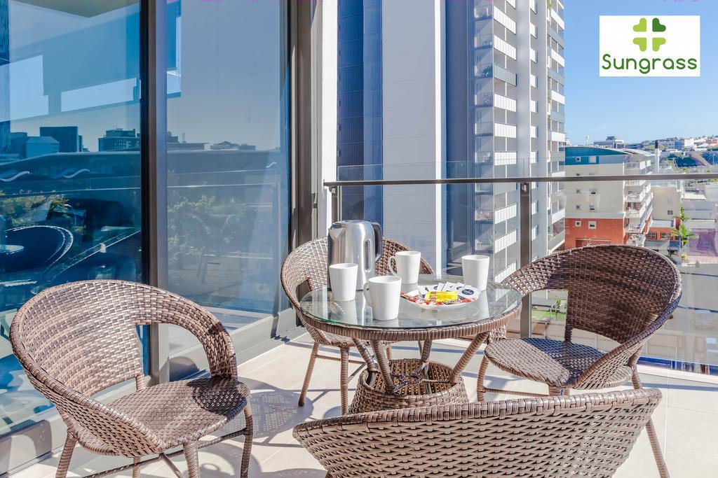Two-Bedroom Apartment City Views,215136224:JPEG