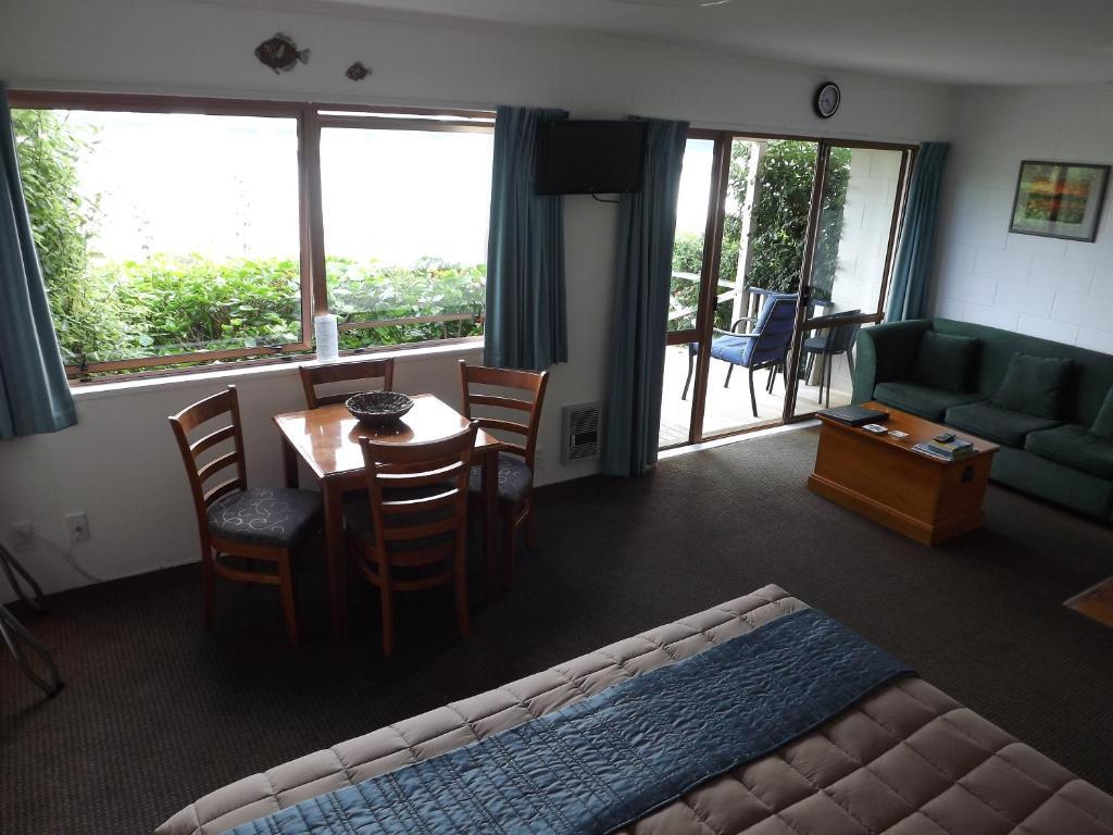 One-Bedroom Apartment Harbour View
