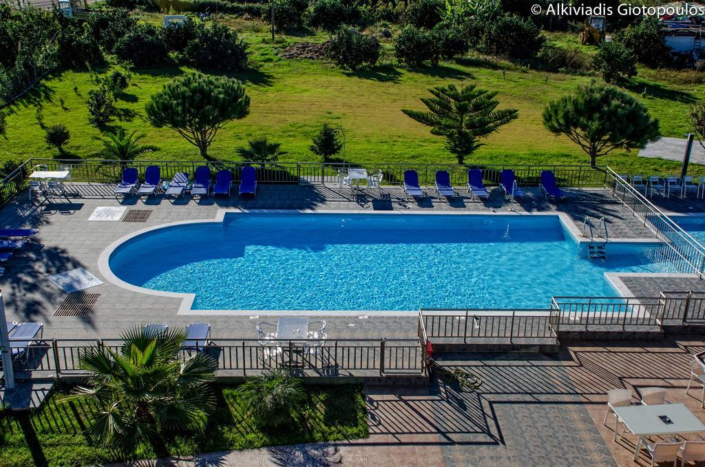 Luxus Suite Two-Bedroom Apartment with Pool View (4 Adults + 2 Children)