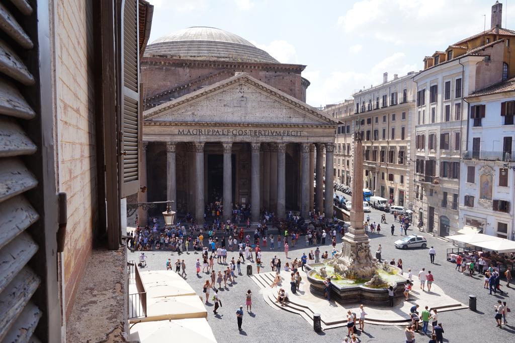 Prestige Double Room Pantheon Square View