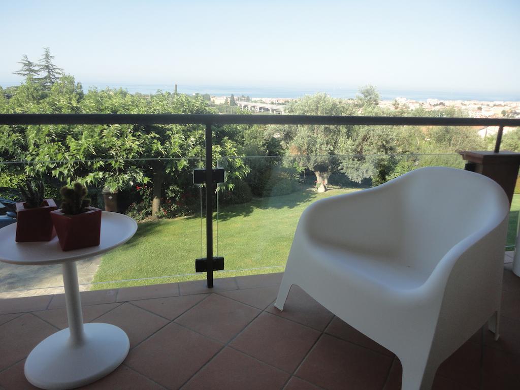 Deluxe Triple Room Terrace Sea View,235613045:JPEG