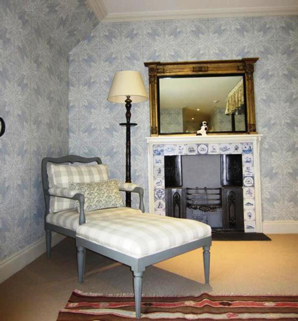 Double Room Four Poster Bed,24548910:JPEG