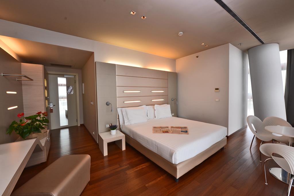 Superior King Room,257949161:JPEG