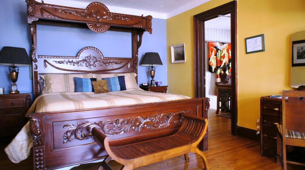 Grand Tower Suite Spa Bath