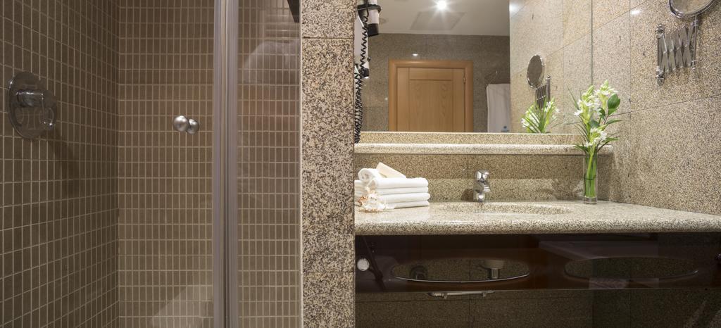 Double or Twin Room Sea View