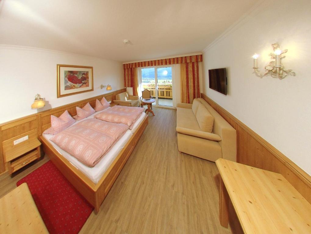Deluxe Double Room,688262196:JPEG