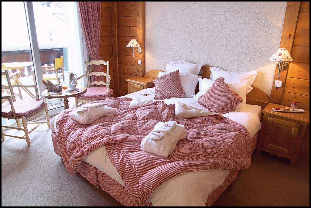 Chambre Double Supérieure (2 Adultes)