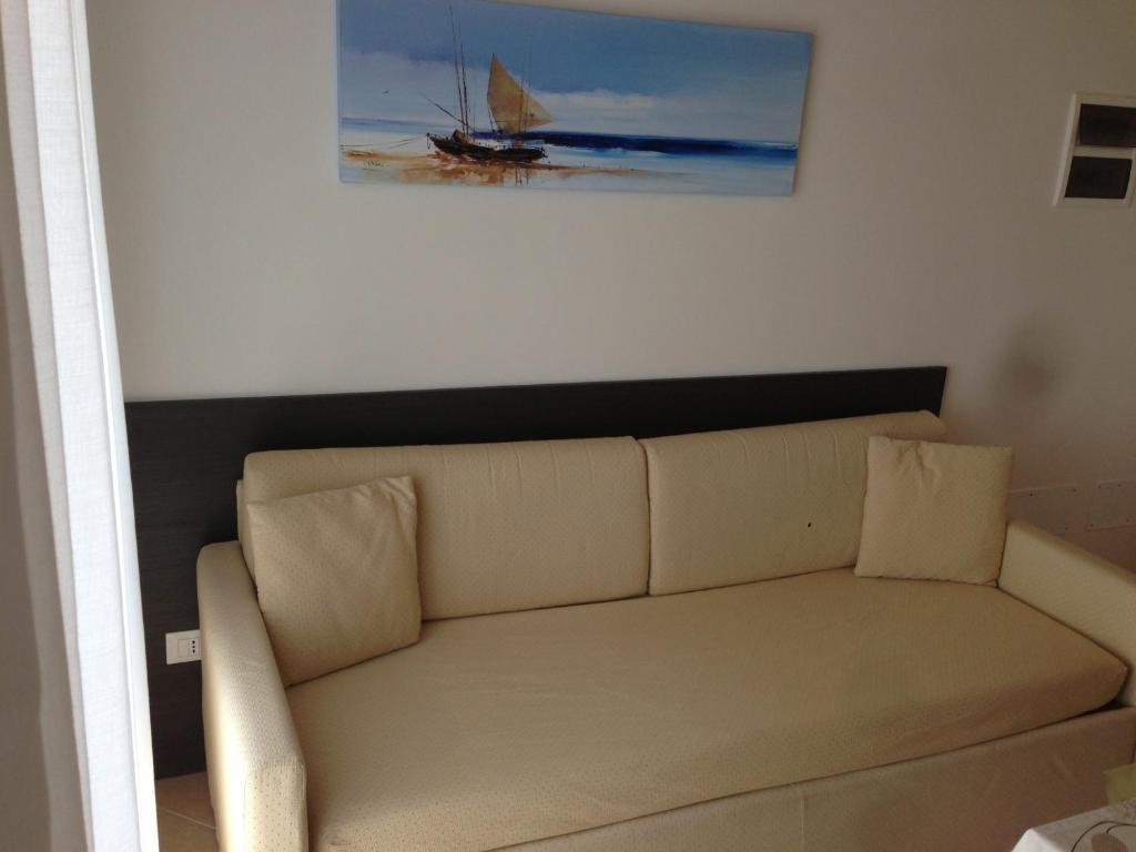 One-Bedroom Apartment,28316018:JPEG