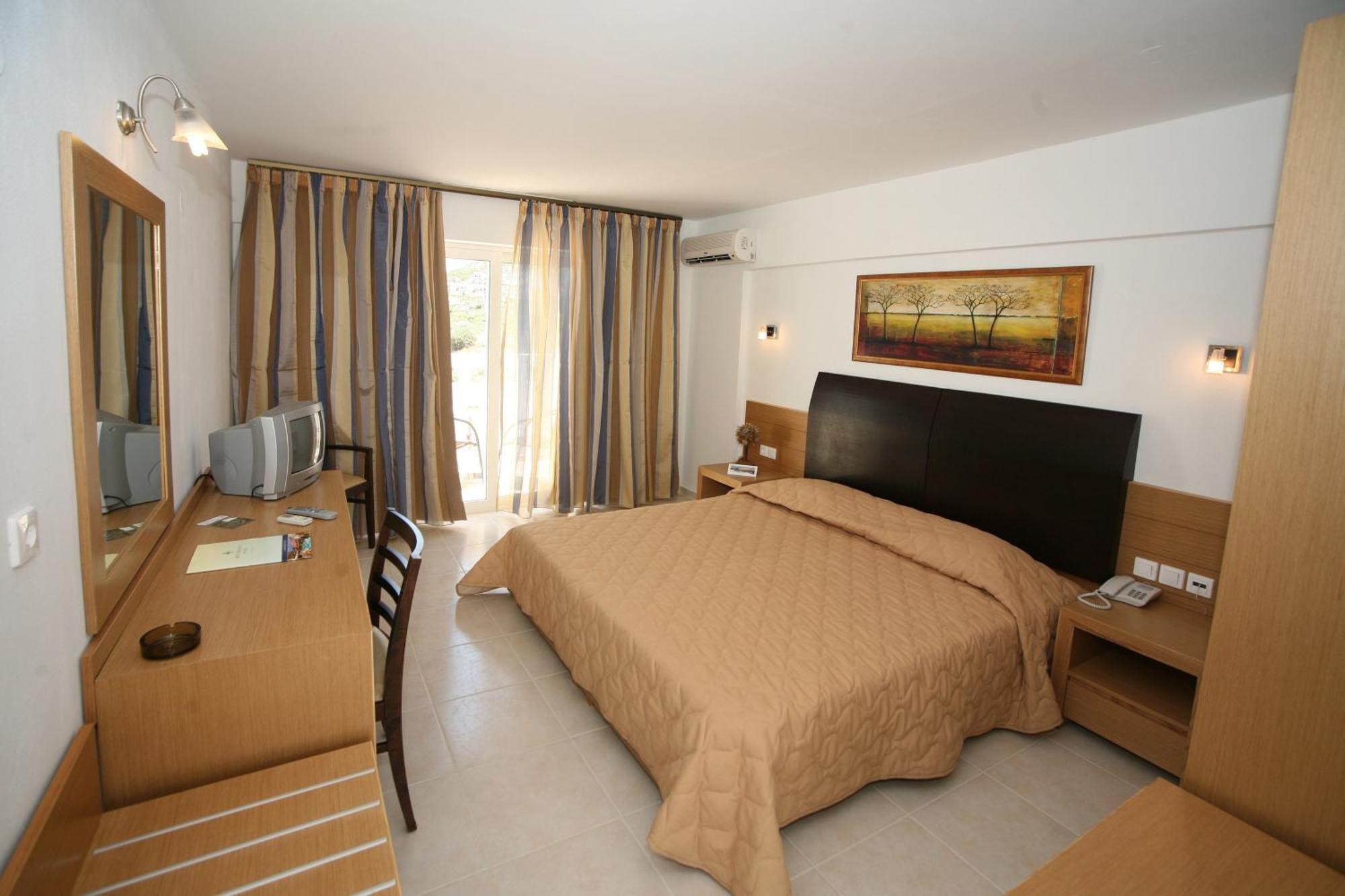 Standard Room,691385379:JPEG