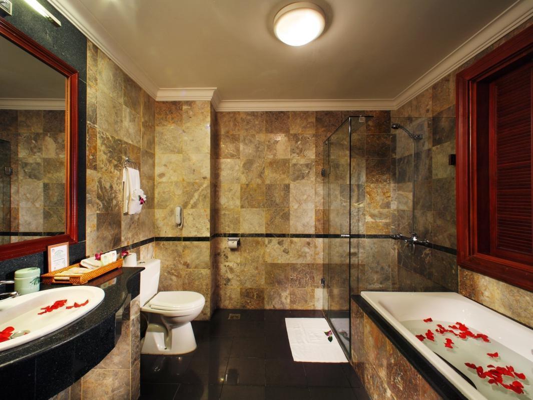 Colonial Suite