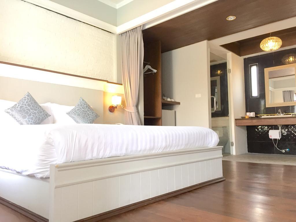 King Room with Pool View