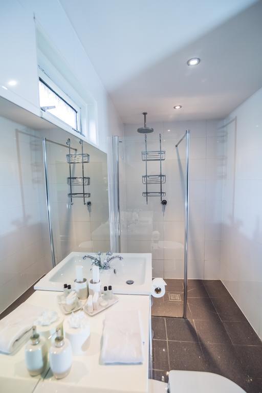 King Room with Spa Bath