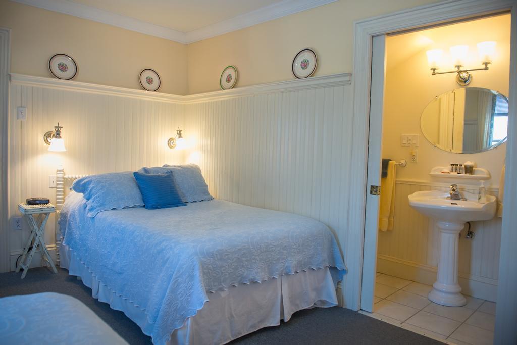 Deluxe Double or Twin Room,327348268:JPEG