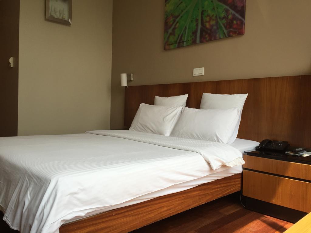 Deluxe Adjoining Room
