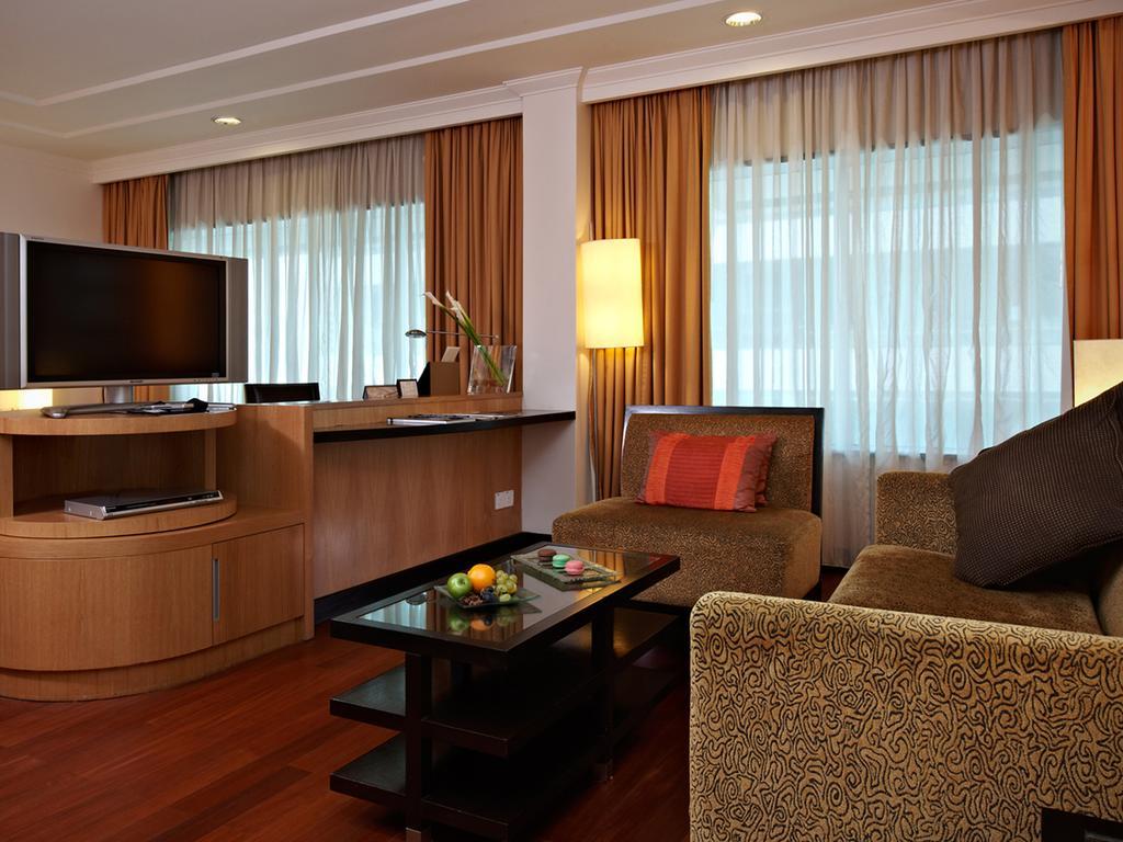 Executive Suite - Room with Breakfast